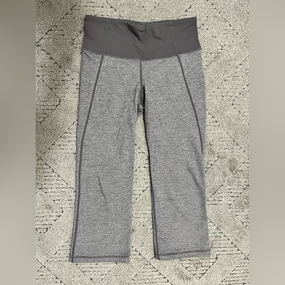 Size 6 Lululemon crops. - Picture 2 of 3